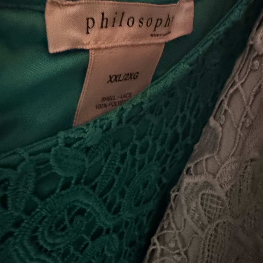5/$15 🛍️ Philosophy Gray Lace Floral Blouse - Picture 4 of 4